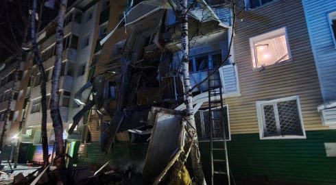 В одной из квартир жилого дома в Нижневартовске прогремел взрыв: что известно о пострадавших