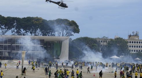 Штурм конгресса и попытка переворота: что сейчас происходит в Бразилии