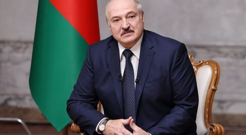 Покинул Москву в срочном порядке: Александра Лукашенко сопровождала скорая по дороге в аэропорт