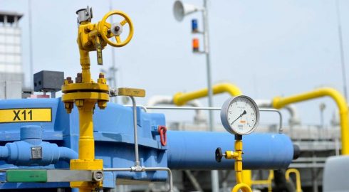 «Газпром» сообщил о сокращении транзитных поставок газа через Украину