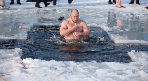 Где и когда можно окунуться в купели на Крещение Господне в Москве в январе 2023 года