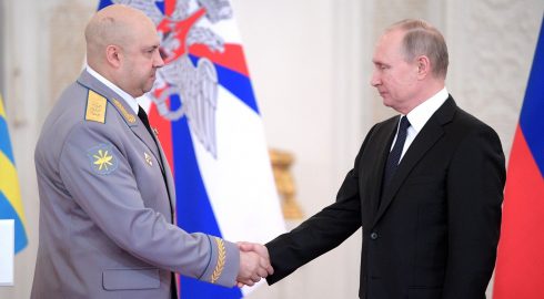 В Госдуме оценили эффективность работы Владимира Путина и Сергея Суровикина