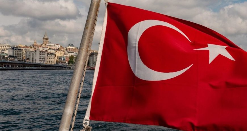 Экономист Эрчин рассказал, почему резко подорожали туры в Турцию