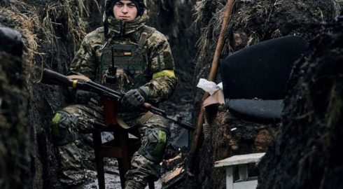 «Артёмовский котёл закипает»: Зеленскому доложили об окружении группировки ВСУ