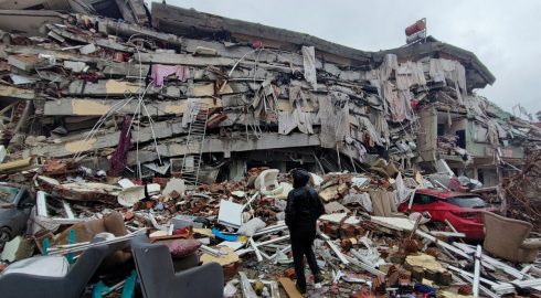 Турция вновь содрогнулась от землетрясения: что известно о повторных толчках 8 февраля 2023 года