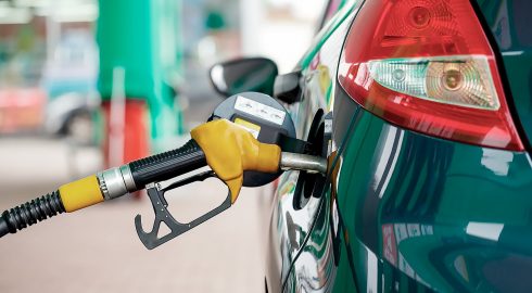 Оптовые цены на бензин падают после 4 недель роста