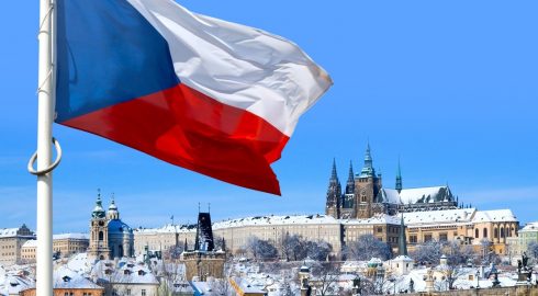 Чехия продлевает запрет на выдачу туристических виз гражданам РФ и Беларуси