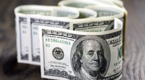 «Утонет» ли мир в долларах – зачем США включили печатный станок