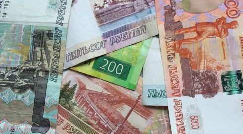 С 1 апреля 2023 года перестанут выдавать «особые» купюры в банках России