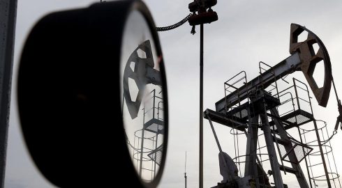 Россия в сентябре сократит экспорт нефти на 300 000 баррелей в сутки