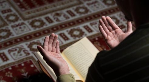 Поминки в исламе: каких традиций придерживаются верующие во Всевышнего