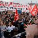 Миллионы людей выходят на протесты во Франции: что сейчас происходит в Париже
