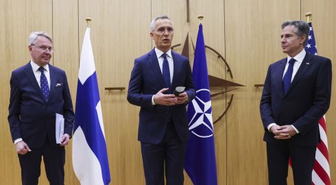 Граница увеличилась: чем для России опасно вступление Финляндии в НАТО