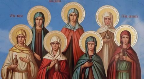 Как поздравить с православным женским днем 30 апреля 2023 года в стихах и прозе