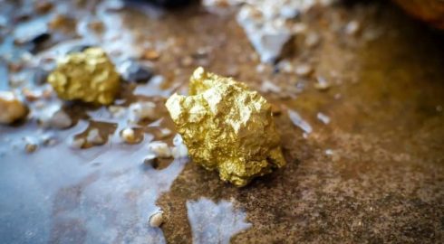 «Вольным старателям» разрешат добывать золото на глубине до 5 метров