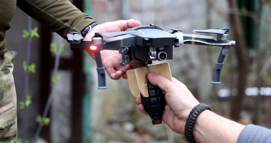Спасаемся от дронов: как действовать в случае атаки роя беспилотников на улице и в квартире
