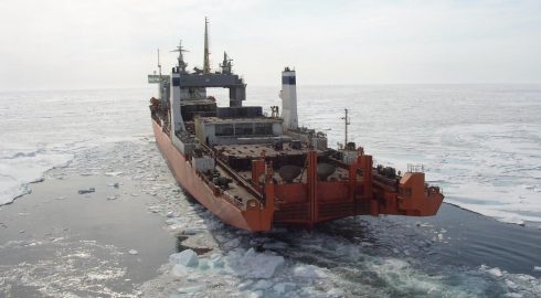 Эксперты оценили плюсы и минусы перенаправления экспорта нефти в Севморпуть
