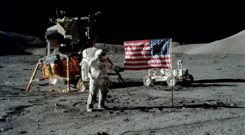 Лёгкие превращаются в камень: астронавт «Аполлона-17» признался, что на Луне трудно дышать