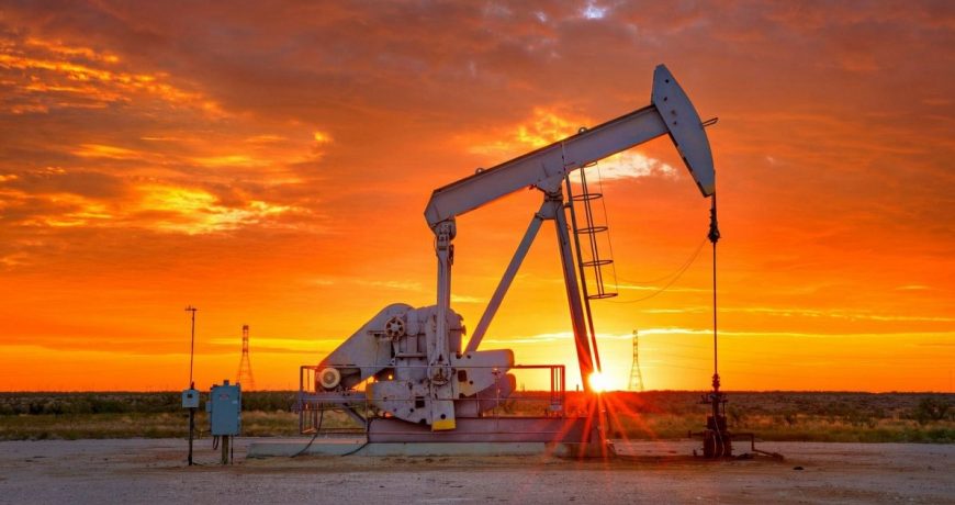 Казахстан продолжит добывать нефть по сокращенным квотам