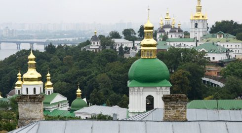 Киевский режим готовится вывезти русские святыни Киево-Печерской лавры