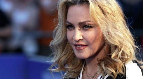 Легендарную певицу Мадонну экстренно госпитализировали в реанимацию