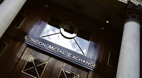 Нестабильность Лондонской биржи металлов связали с российским аспектом