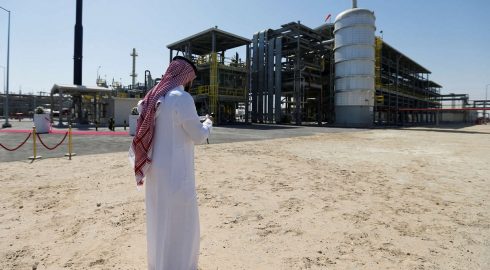 Чем Саудовской Аравии грозит «отчаянное» сокращение добычи нефти