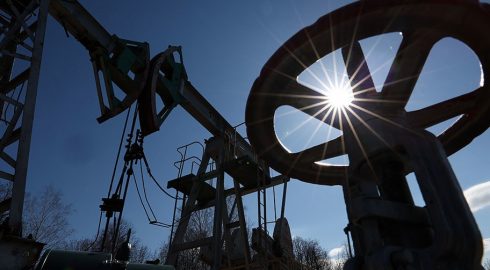 Путин получит от Кабмина доклад об уточнении индикаторов для нефтегазовых налогов