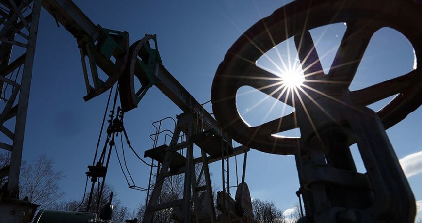 Путин получит от Кабмина доклад об уточнении индикаторов для нефтегазовых налогов