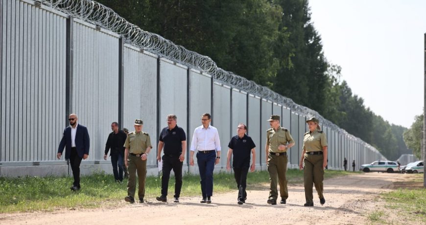 Польша строит защитный барьер на границей с Белоруссией: зачем Варшаве это нужно