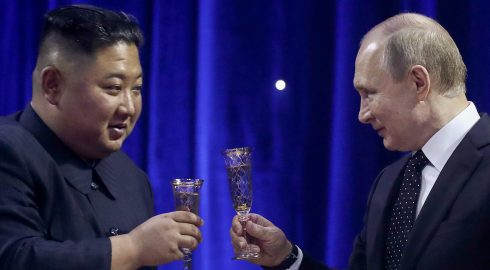 «Корейский народ с вами!»: Ким Чен Ын поздравил Владимира Путина с Днем России