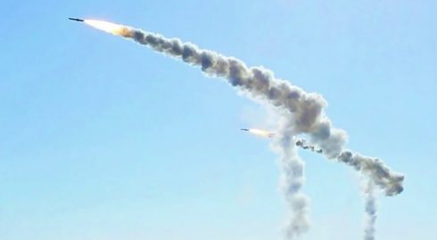Удар по военной базе США на востоке Сирии: объект подвергся массированному ракетному обстрелу