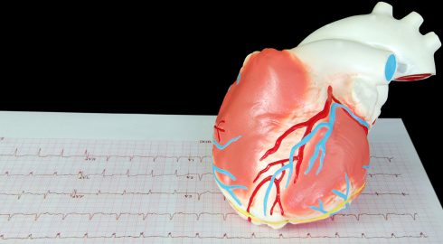 При инфаркте болит не только сердце: назван скрытый симптом опасного состояния