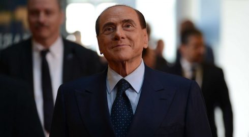 На 87-м году жизни умер экс-премьер Италии Сильвио Берлускони