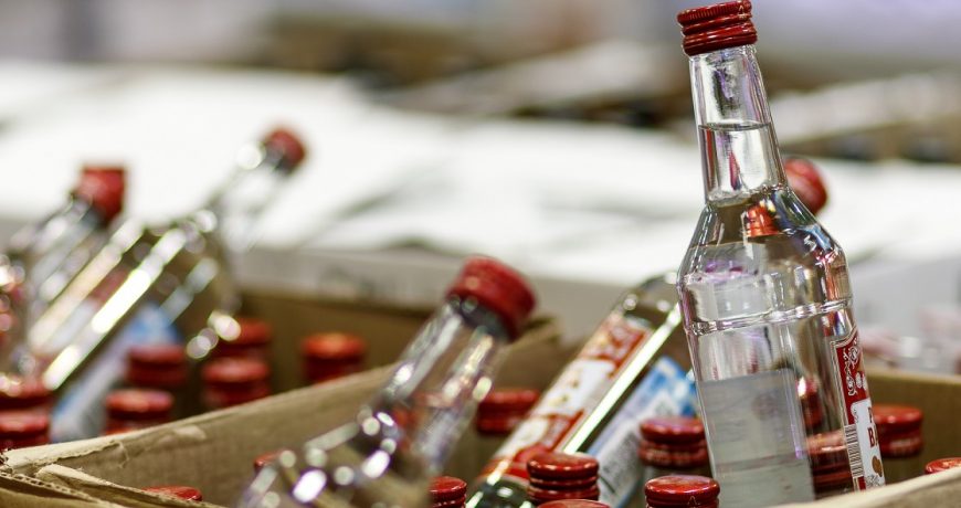 Проверка подозрительного алкоголя в домашних условиях: как оценить качество напитка