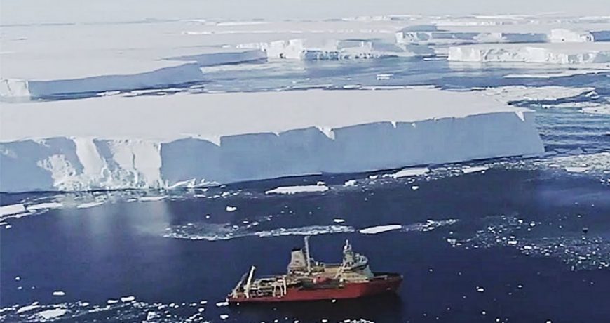 Глыба судного дня: крупнейший в мире движущийся айсберг набирает обороты