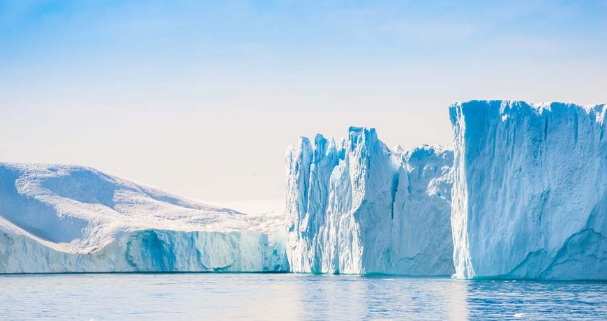 Крупнейший на планете айсберг неожиданно начал активный дрейф вдоль Антарктиды