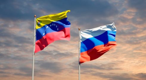 Новак обсудил двустороннее сотрудничество с министром нефти Венесуэлы