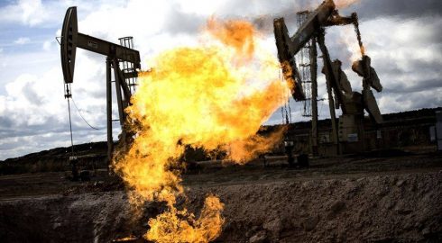 РФ готова увеличить сокращение поставок нефти в декабре выше текущих 300 тыс. б/с