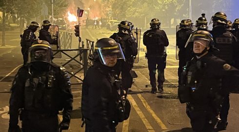 Закончились ли массовые беспорядки во Франции, как страна оказалась на пороге гражданской войны