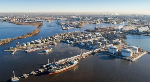 Петербургский нефтяной терминал в центре скандала из-за конфликта акционеров