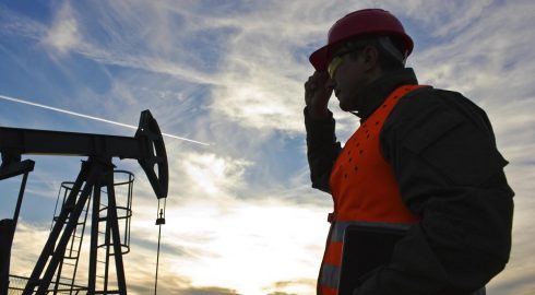 Новак: нефтегазовая отрасль надолго сохранит лидирующие позиции