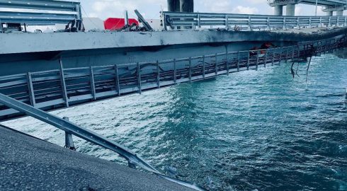 Памятка туристу: что делать при сигнале воздушной тревоги на Крымском мосту