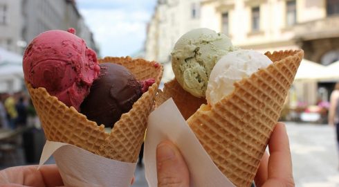 Роскачество выявило опасные микроорганизмы и нарушения стандартов в мороженом: что следует знать покупателям