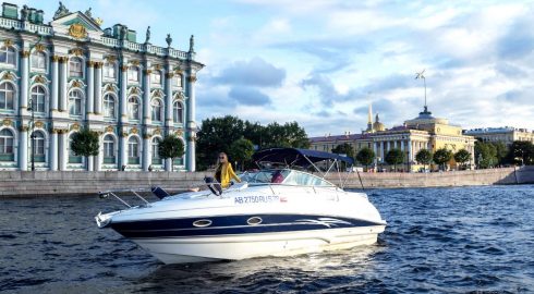 Отдых на воде в Санкт-Петербурге: Волшебные водные миры на Берегу Невы