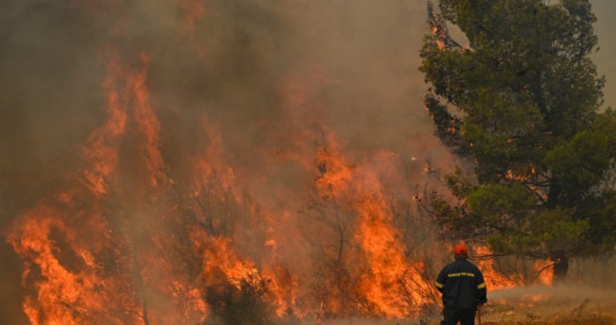 Масштабные пожары на Родосе: что сейчас происходит в Греции