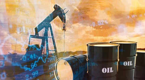 Нефть растет в цене на фоне сокращения запасов США и надежды на снижение ставки ФРС
