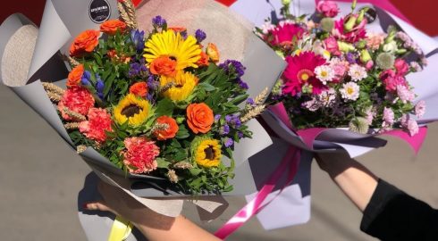 Букет на 1 сентября: какие цветы не принято дарить учителям