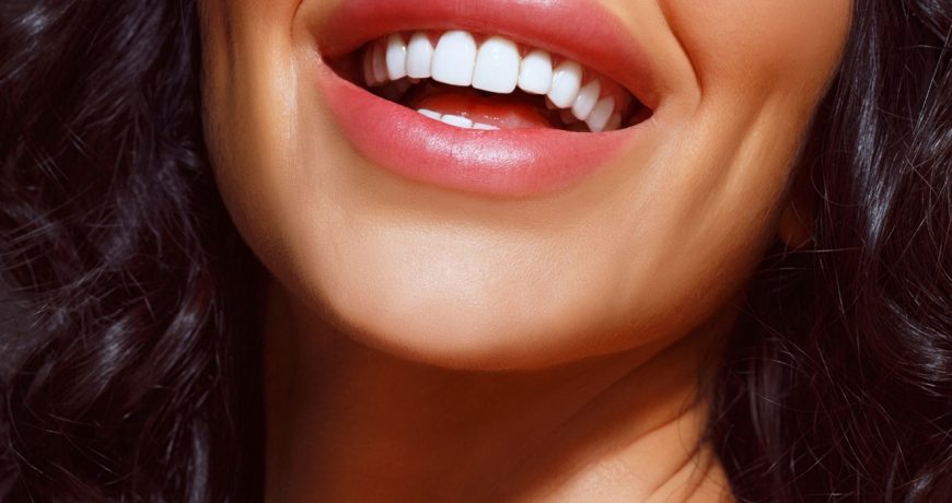 Ортодонт назвал четыре продукта для отбеливания зубов в домашних условиях