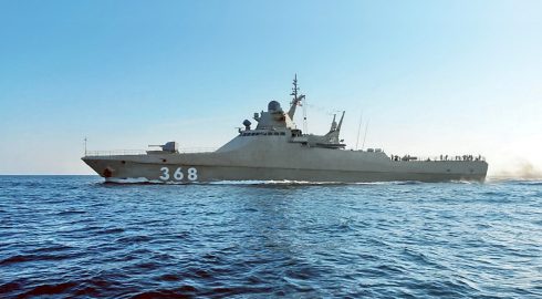 Корабль «Василий Быков» открыл огонь для досмотра идущего в украинский порт сухогруза